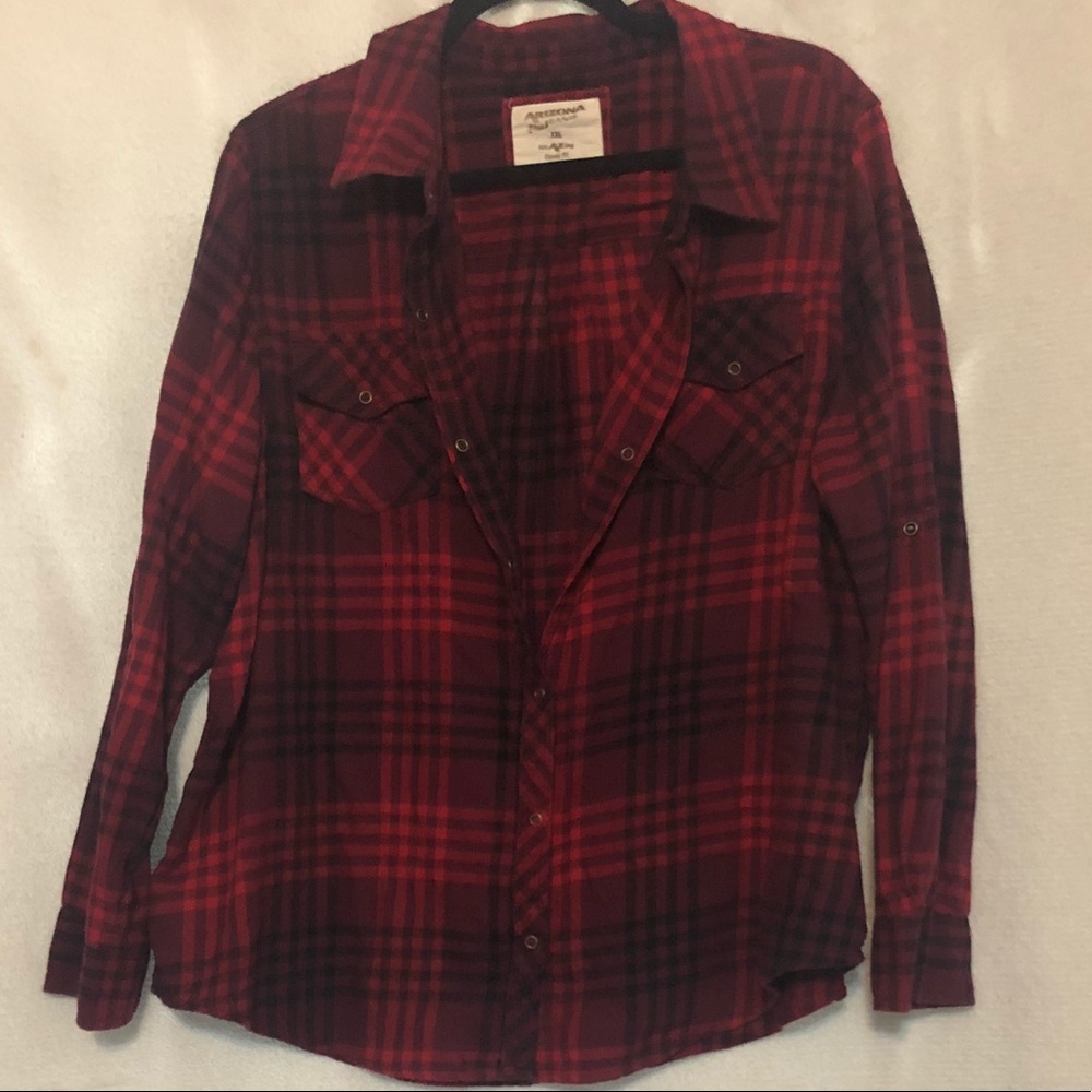 🟢Plaid red and black shirt